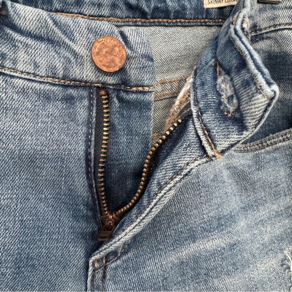 BlankNYC Low Rise Skinny Distressed Jeans Women’s 25 Blue Stretch Denim - Picture 4 of 7